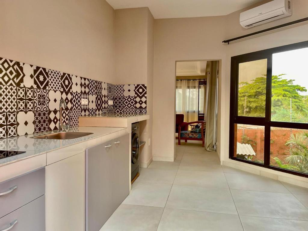 Le Kentia Hotel Lome Exterior photo