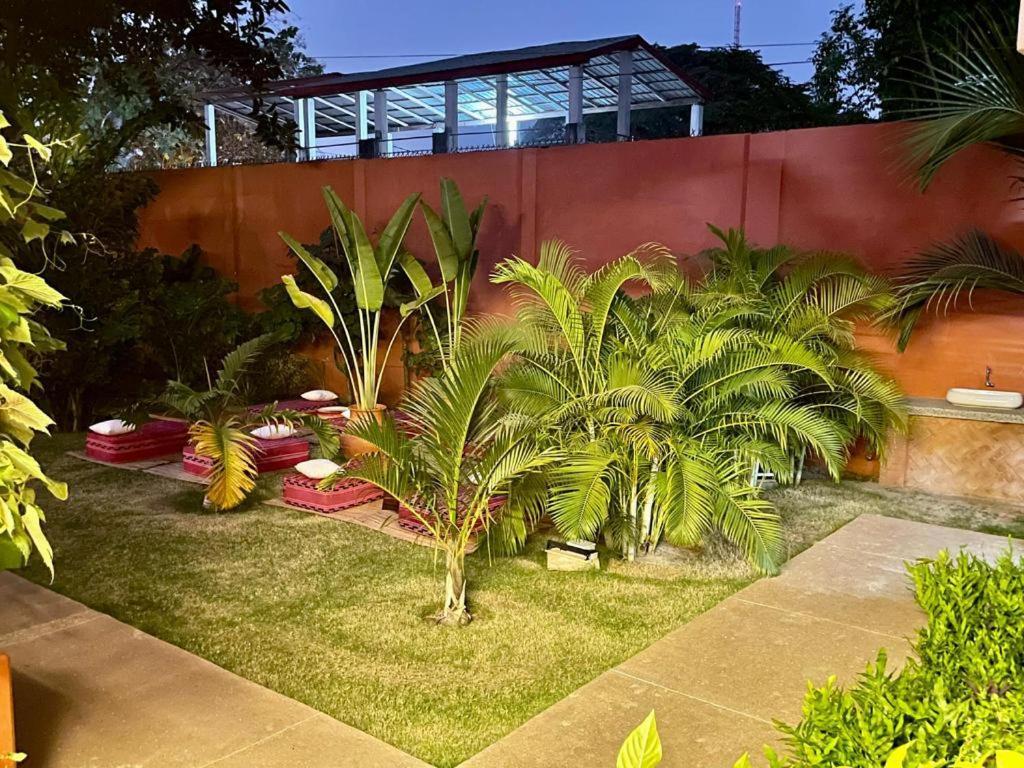 Le Kentia Hotel Lome Exterior photo