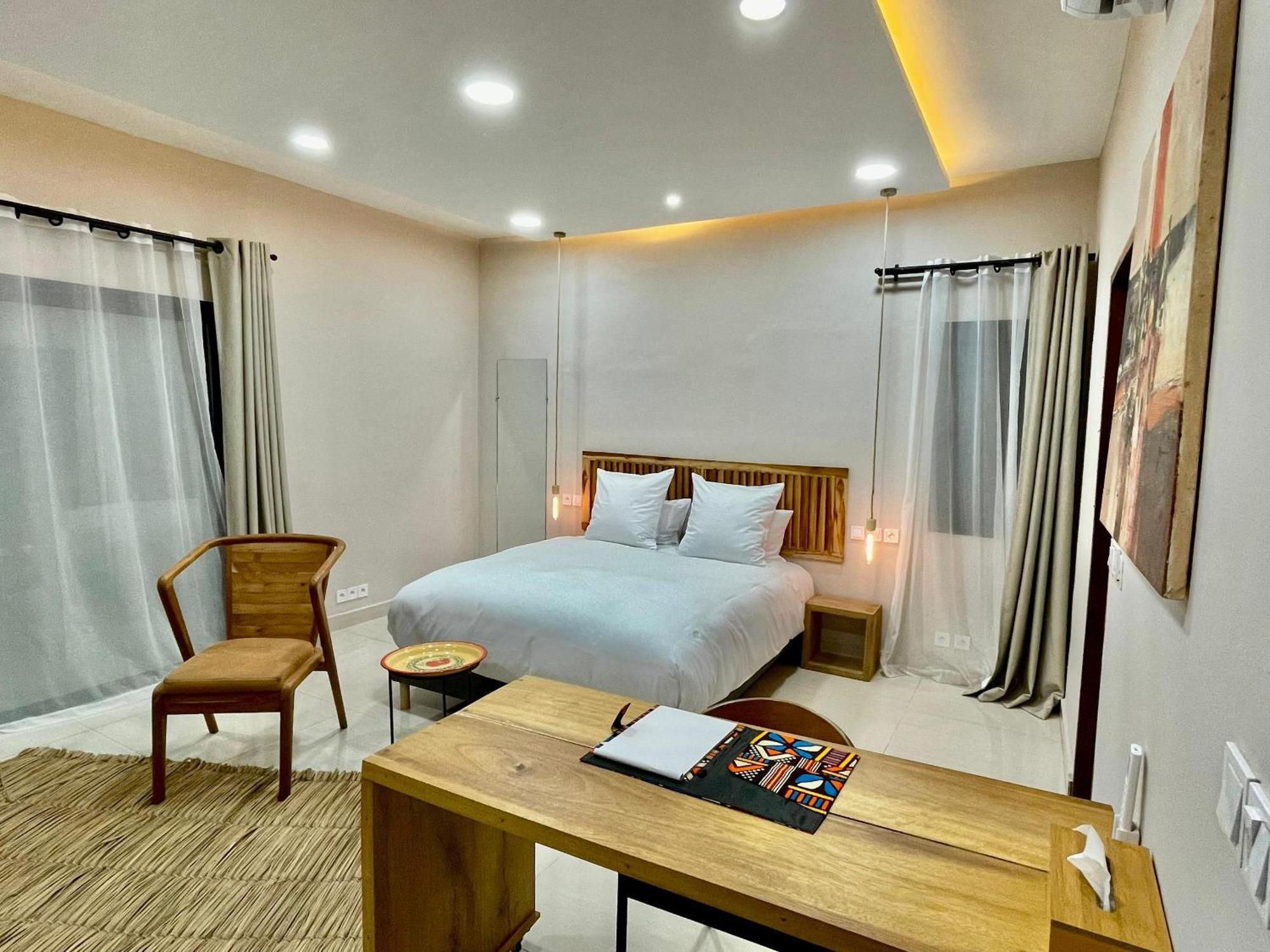 Le Kentia Hotel Lome Exterior photo